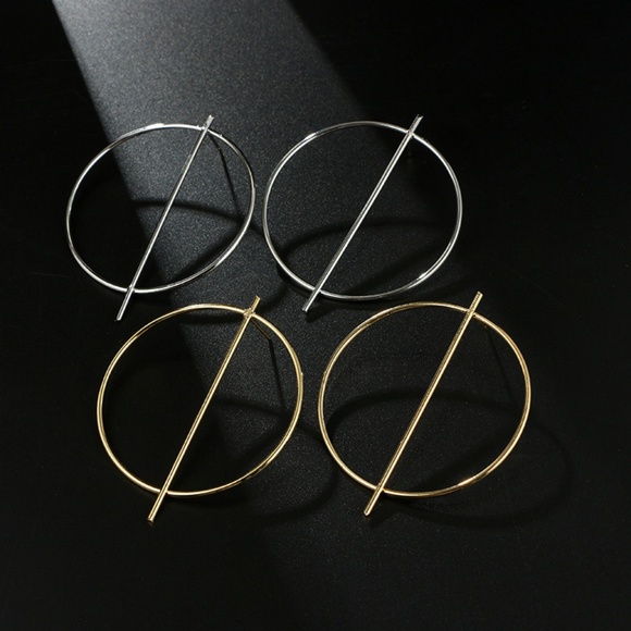 Unique Design//Circle Minimalist Hoop Earrings - Picture 6 of 7